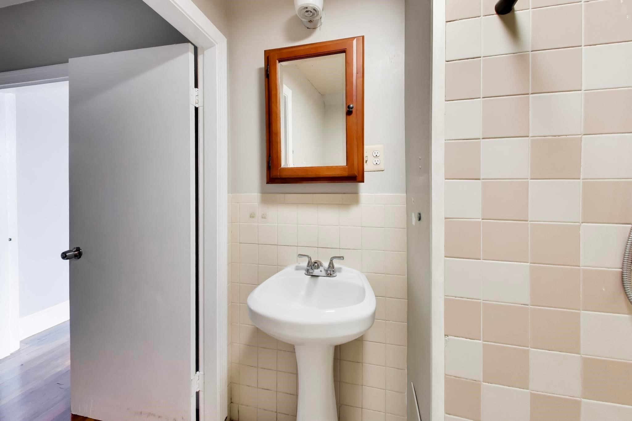 9 Irving ST, Everett, MA Photo #27