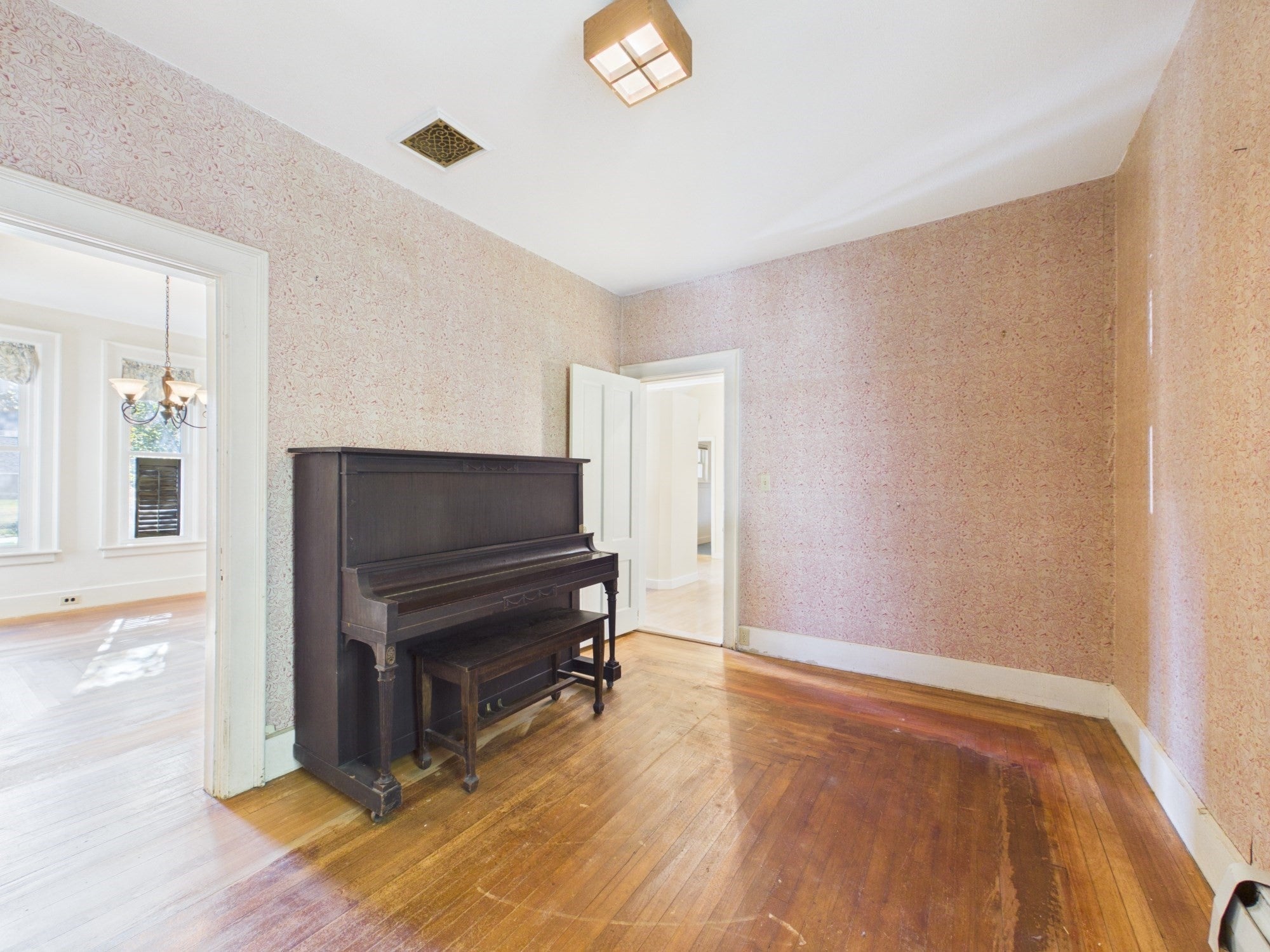 56 Glover St, Southbridge, MA, 56 Glover St, Southbridge, MA Photo #15