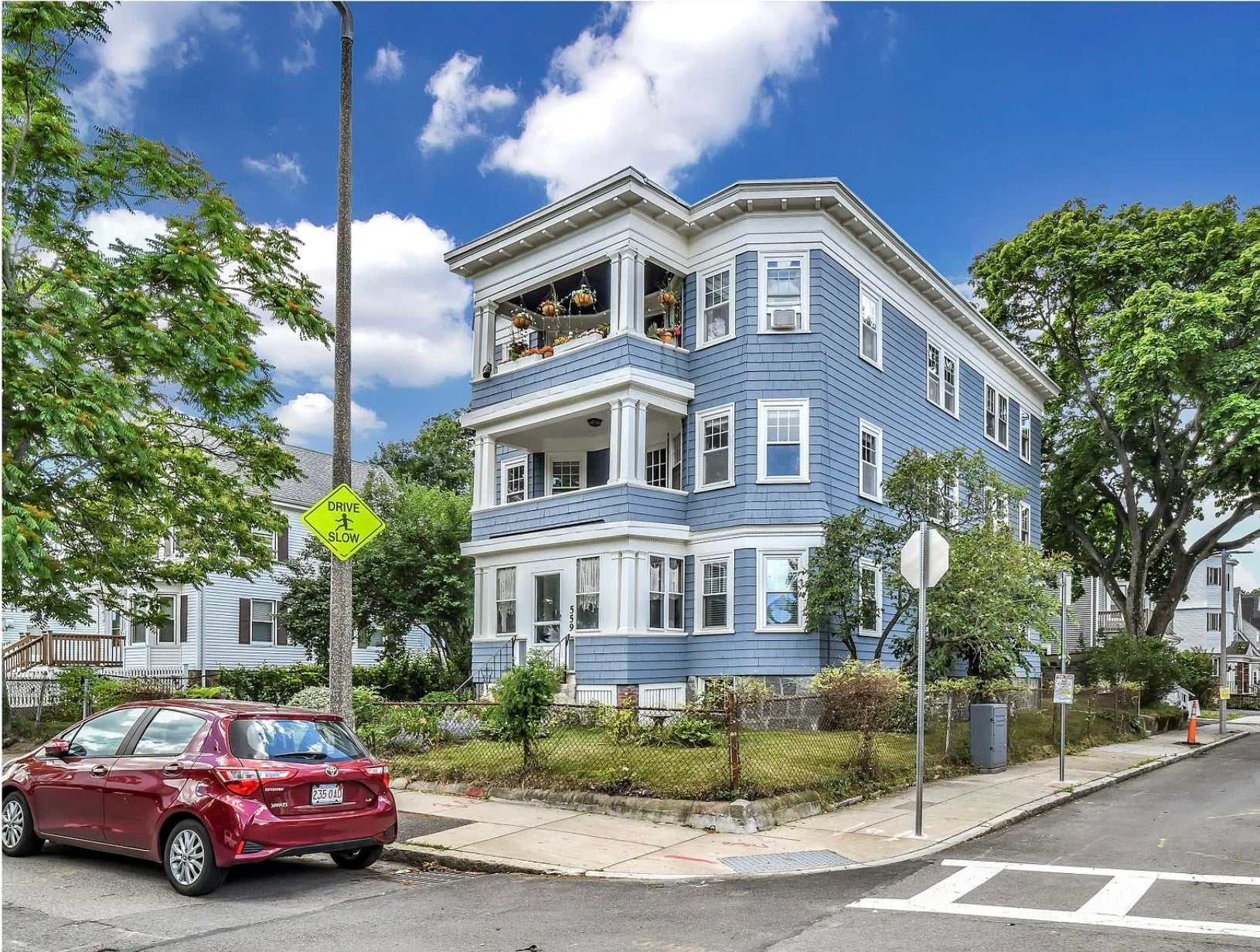 559 Adams St