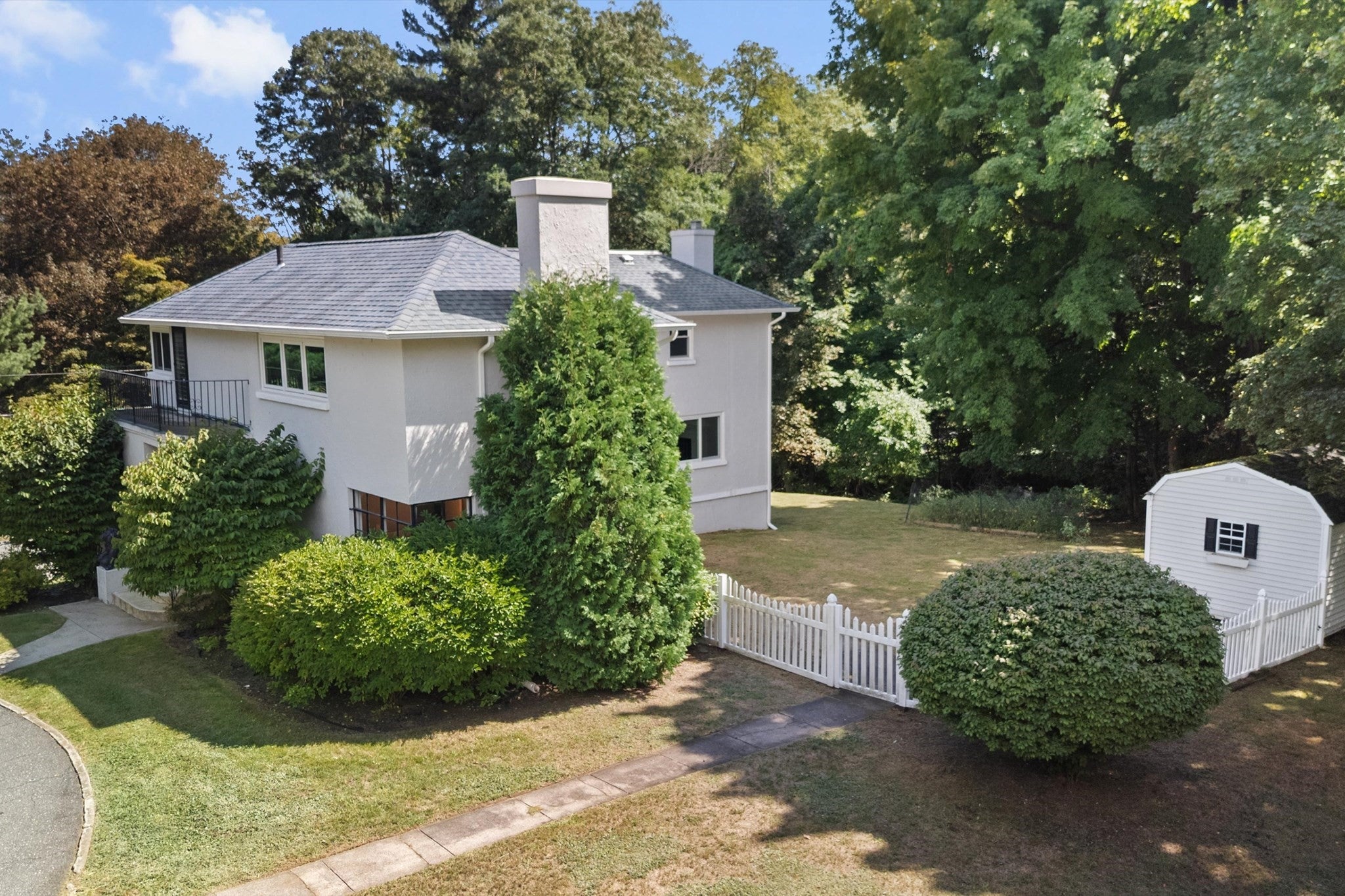 270 Moreland St