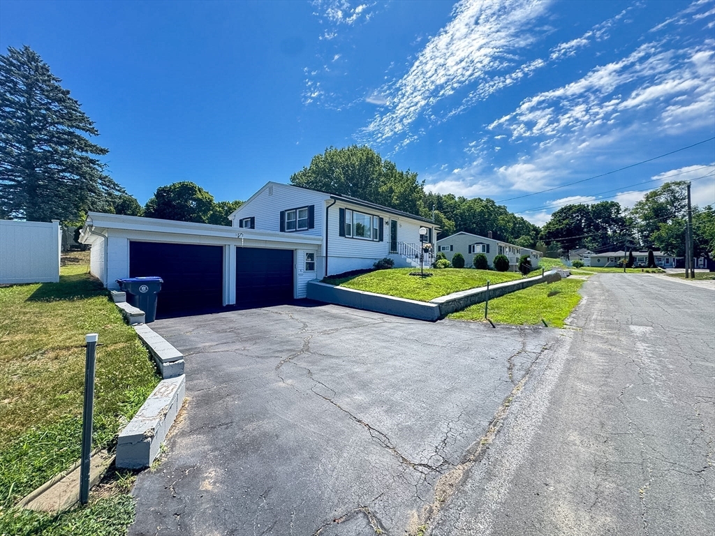 8 Francella Rd, Methuen, MA, 8 Francella Rd, Methuen, MA Photo #2
