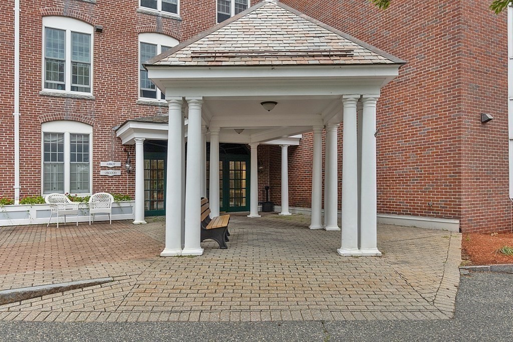 148 Main St O102