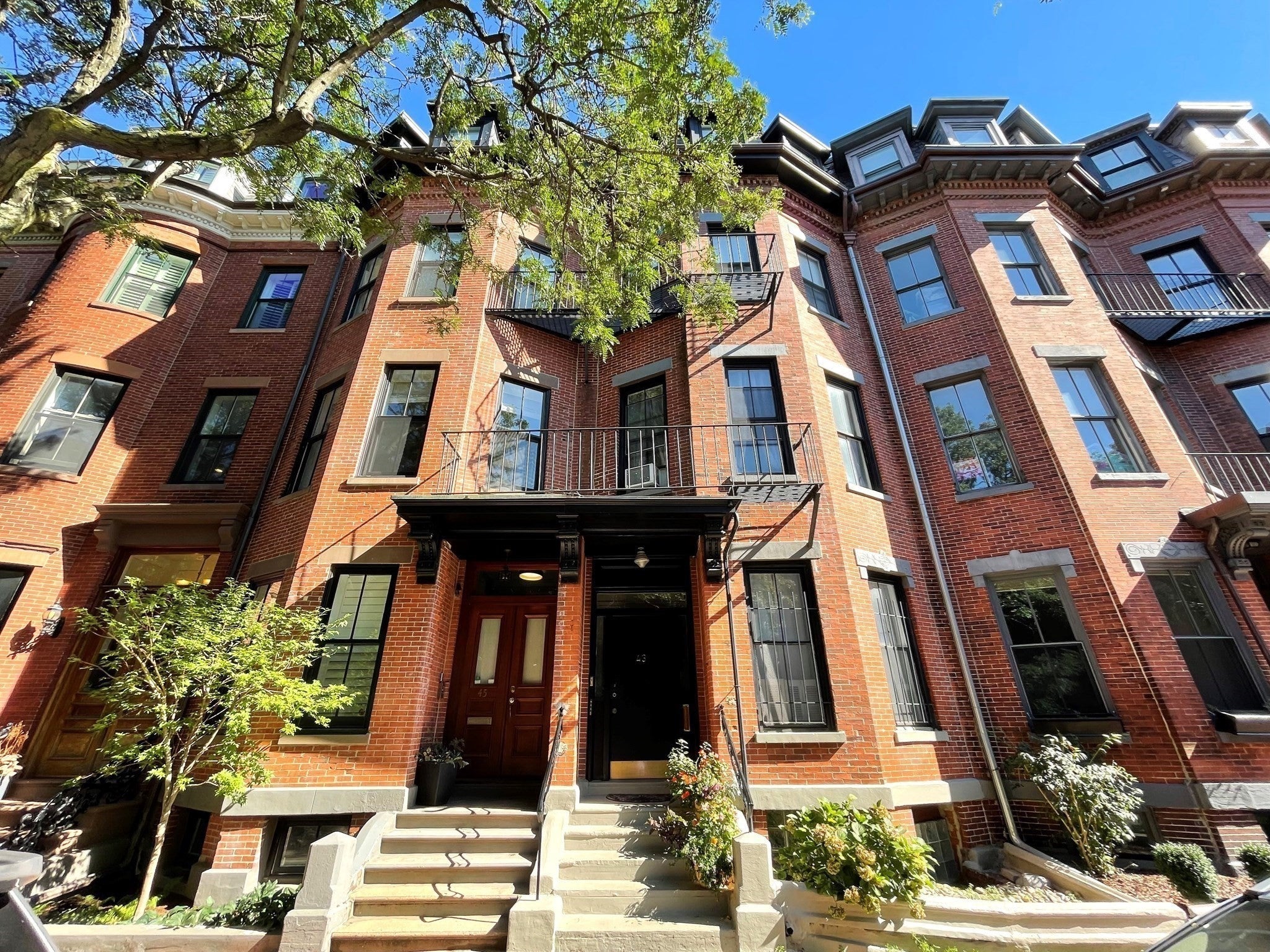 Click for 43 Milford St #2, Boston, MA slideshow Click for 43 Milford St #2, Boston, MA slideshow