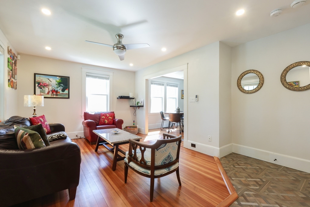 Franklin, Massachusetts 02038, United States, 4 Bedrooms Bedrooms, ,3 BathroomsBathrooms,Residential,Pending,151093