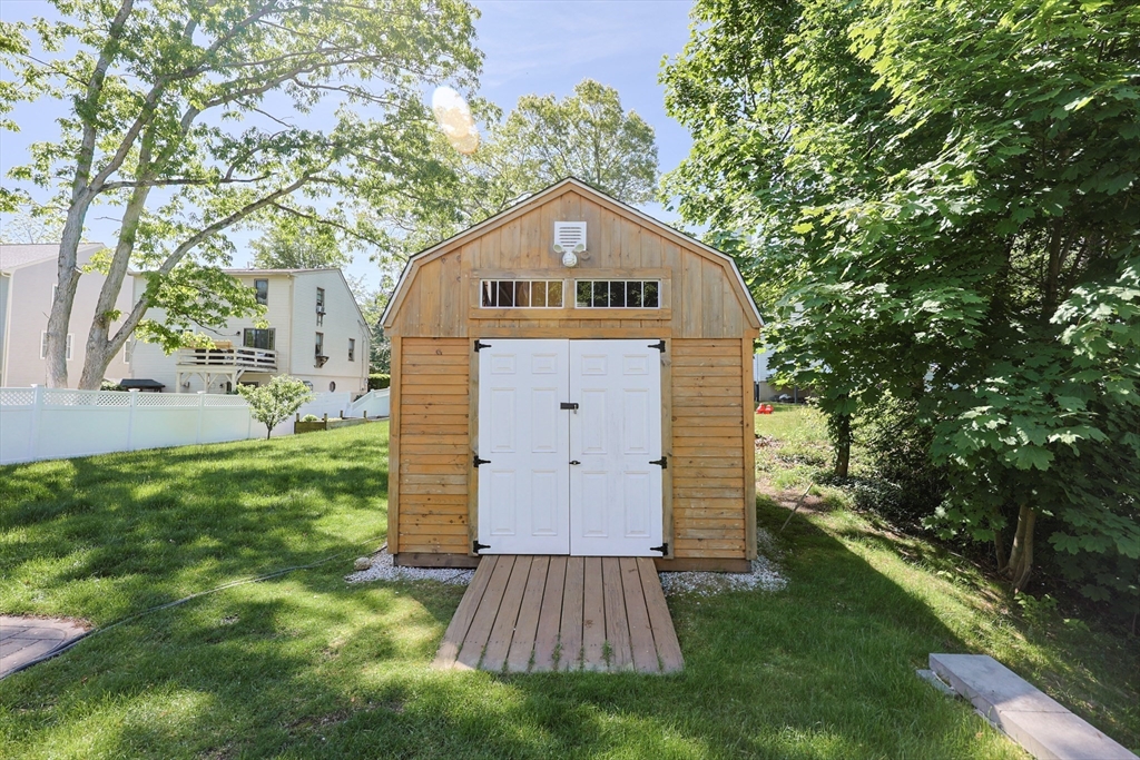 Franklin, Massachusetts 02038, United States, 4 Bedrooms Bedrooms, ,3 BathroomsBathrooms,Residential,Pending,151093