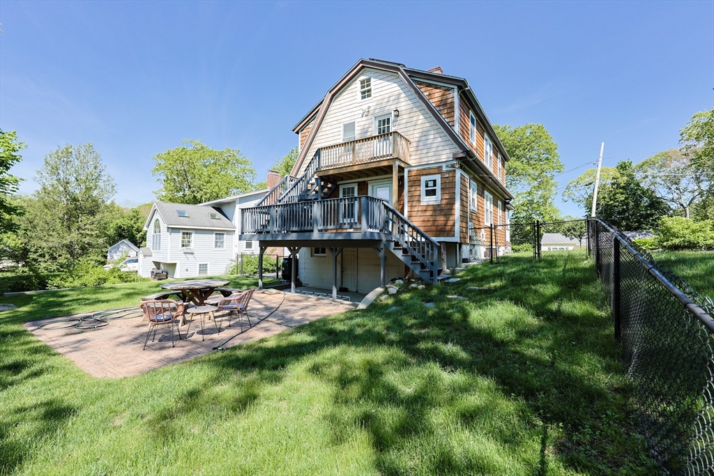 Franklin, Massachusetts 02038, United States, 4 Bedrooms Bedrooms, ,3 BathroomsBathrooms,Residential,Pending,151093