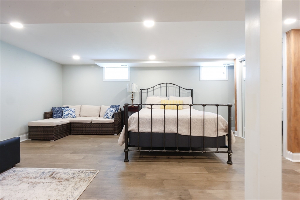 Franklin, Massachusetts 02038, United States, 4 Bedrooms Bedrooms, ,3 BathroomsBathrooms,Residential,Pending,151093