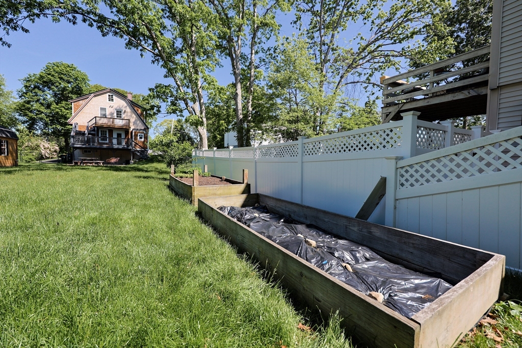 Franklin, Massachusetts 02038, United States, 4 Bedrooms Bedrooms, ,3 BathroomsBathrooms,Residential,Pending,151093