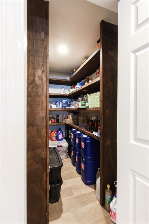 Franklin, Massachusetts 02038, United States, 4 Bedrooms Bedrooms, ,3 BathroomsBathrooms,Residential,Pending,151093