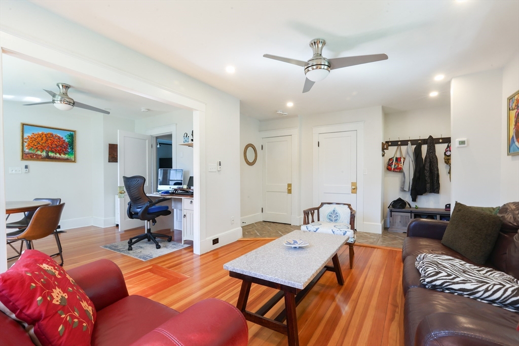 Franklin, Massachusetts 02038, United States, 4 Bedrooms Bedrooms, ,3 BathroomsBathrooms,Residential,Pending,151093