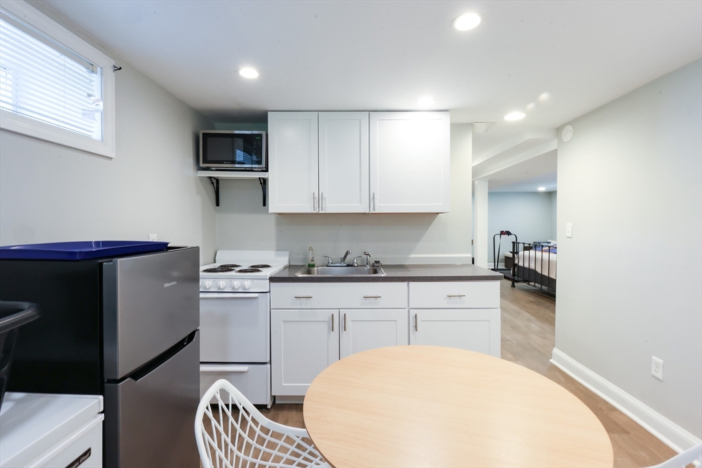 Franklin, Massachusetts 02038, United States, 4 Bedrooms Bedrooms, ,3 BathroomsBathrooms,Residential,Pending,151093