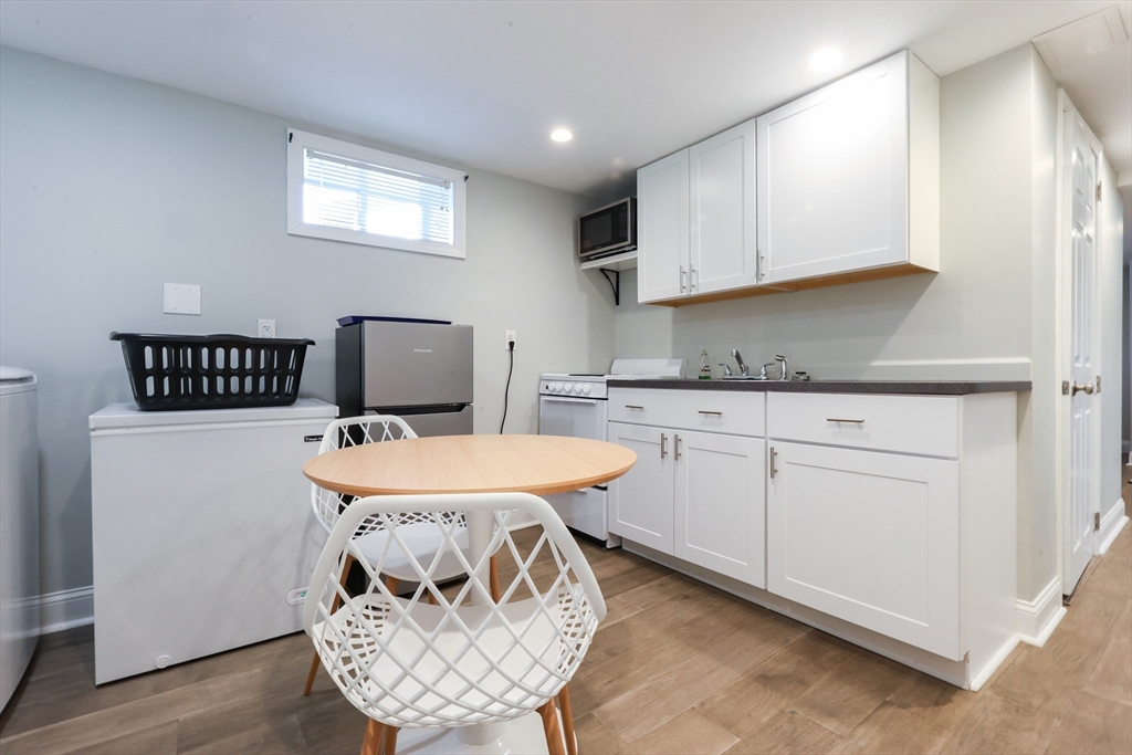 Franklin, Massachusetts 02038, United States, 4 Bedrooms Bedrooms, ,3 BathroomsBathrooms,Residential,Pending,151093