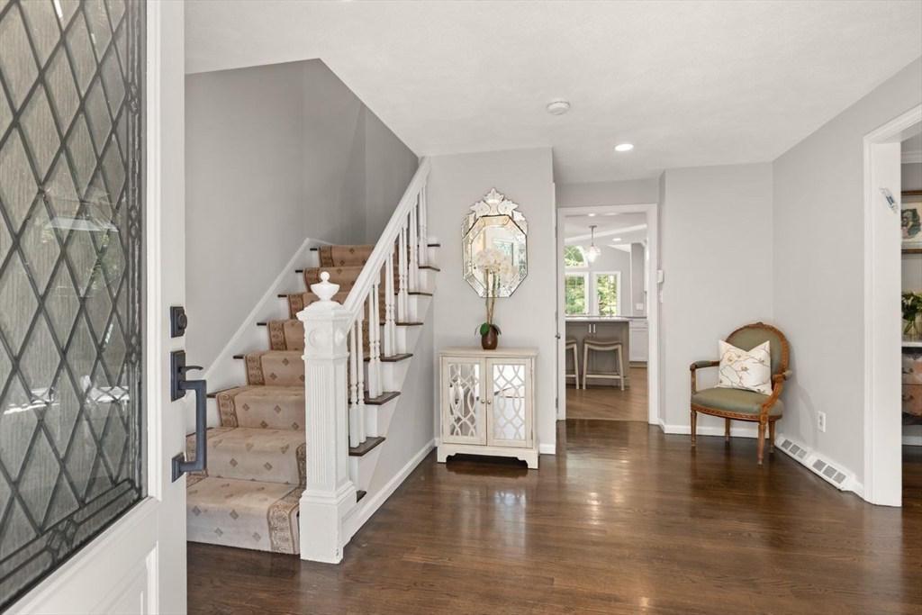 24 Queens Cir
