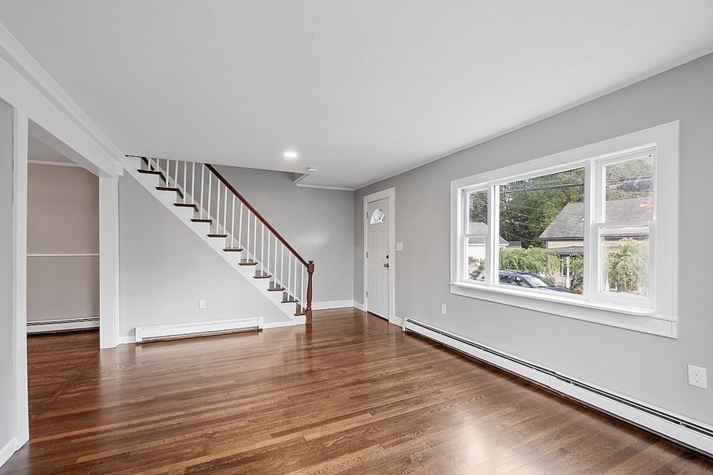 18 1st St