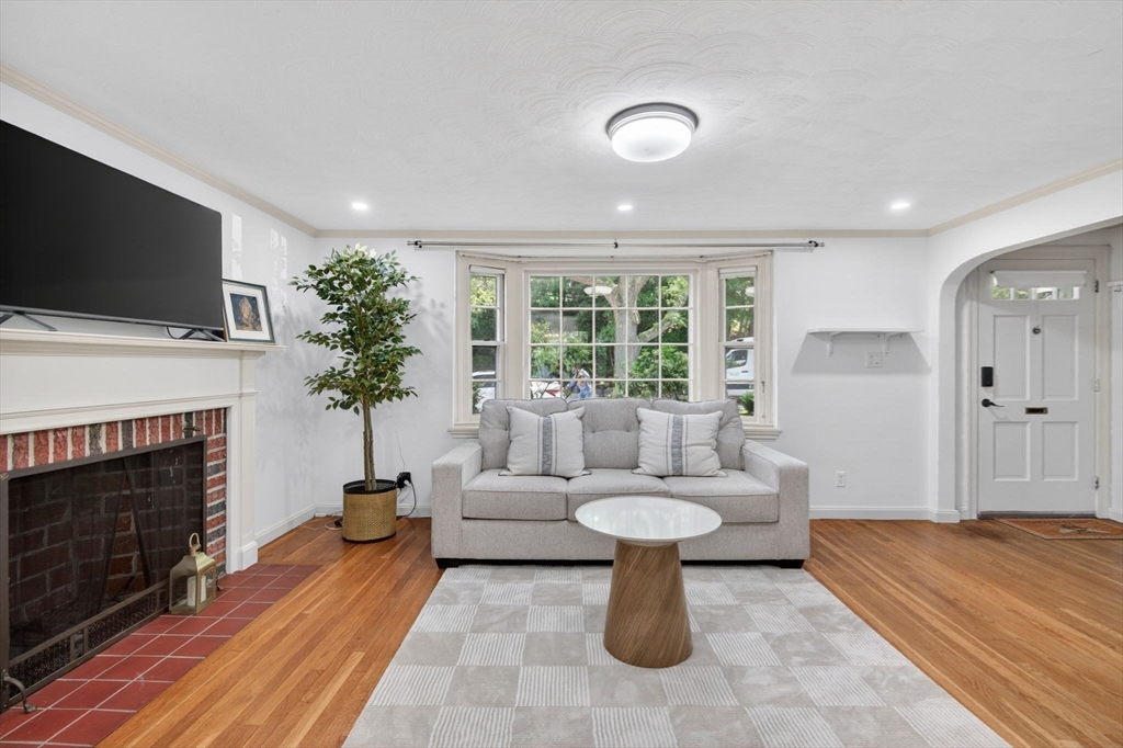 64 Redlands Rd