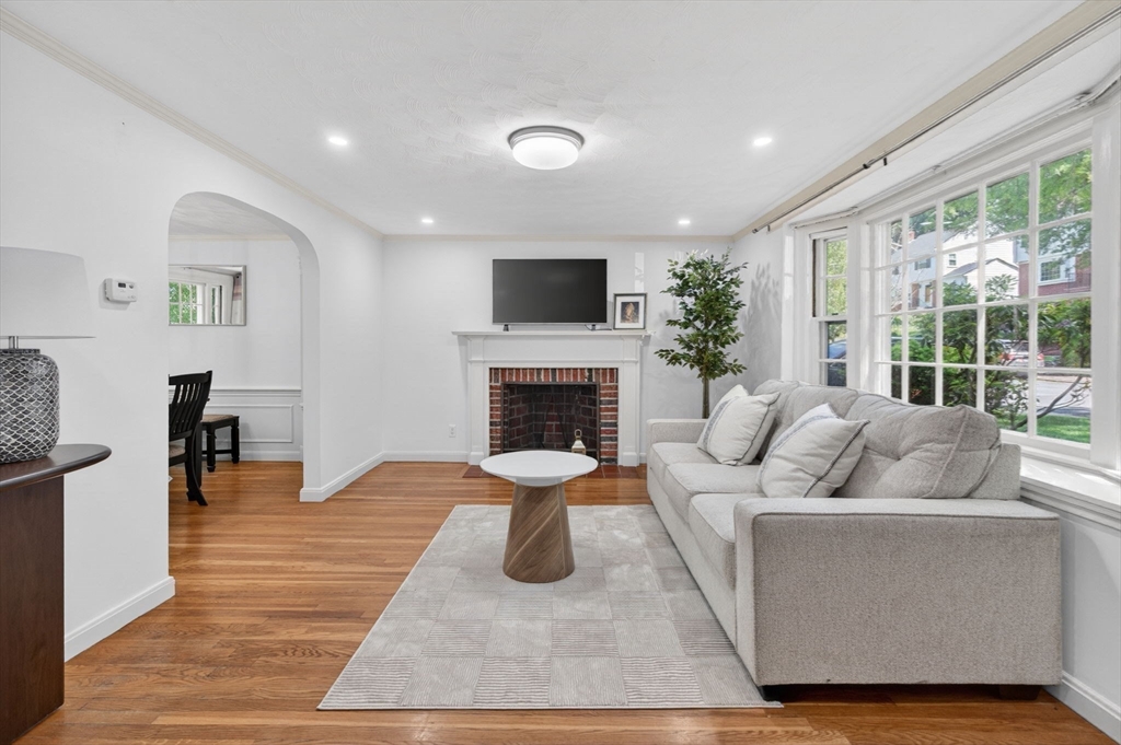 64 Redlands Rd