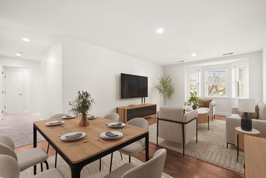 120 Wyllis Ave 103