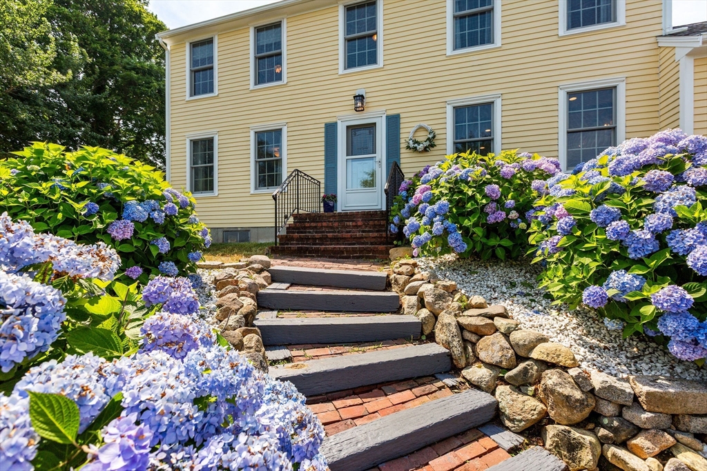 10 Briarfield Road