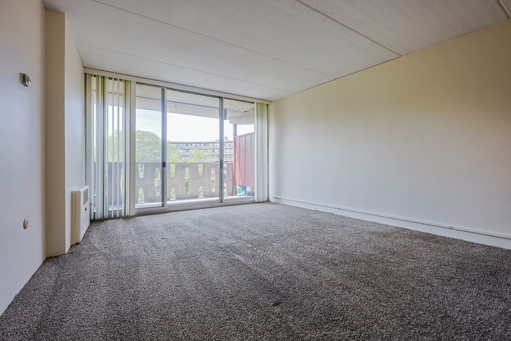 200 Swanton St 402