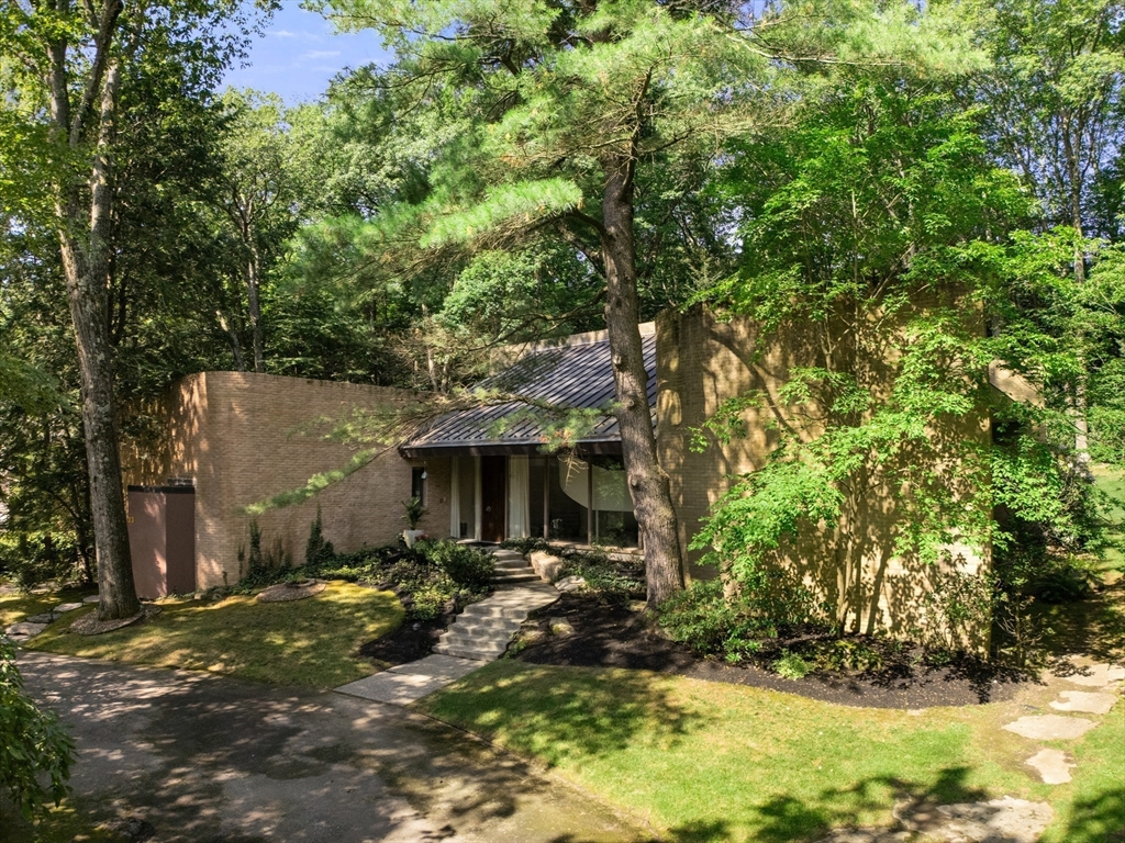 33 Aylesbury Rd
