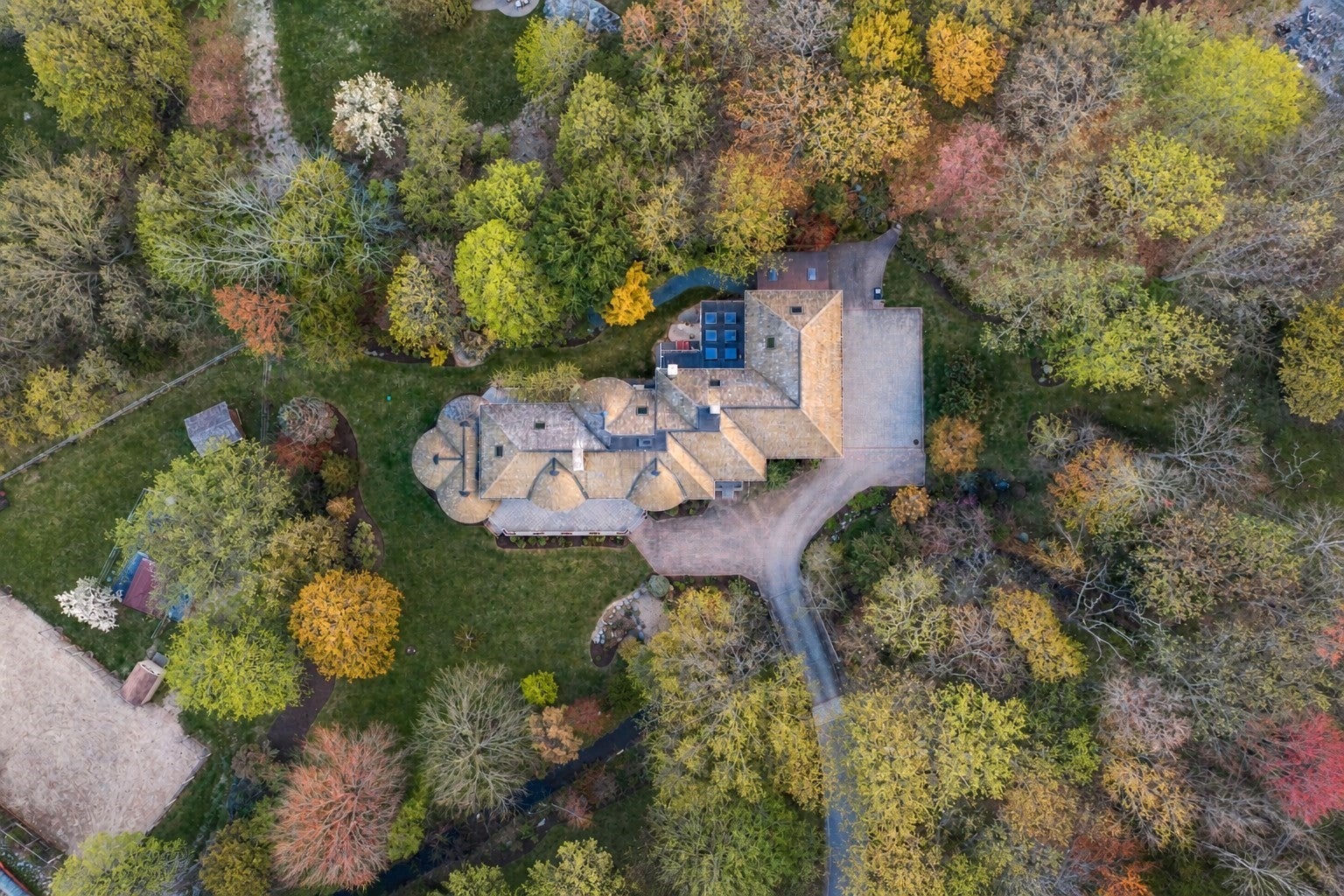 16 Solomon Pierce Rd