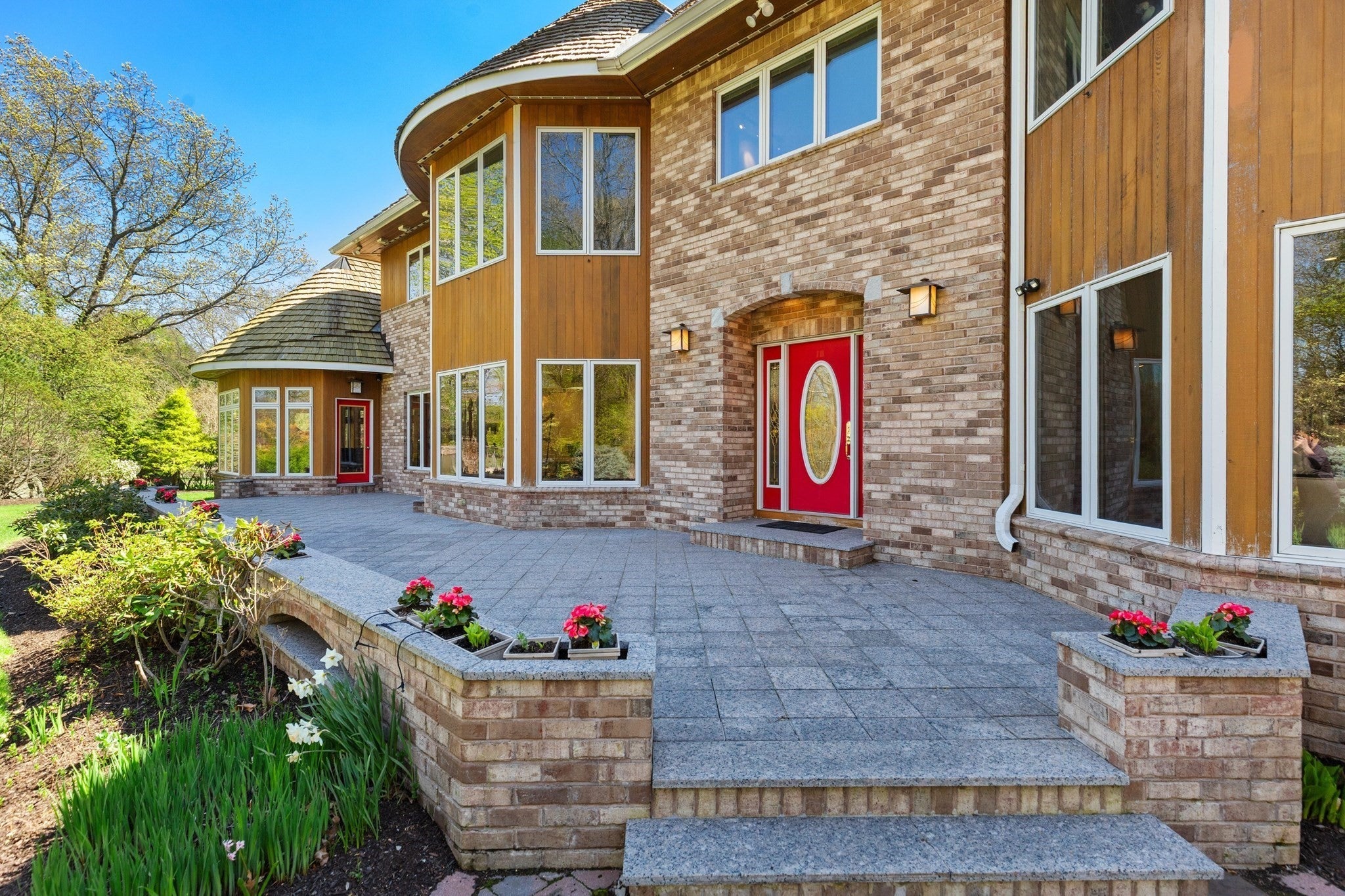 16 Solomon Pierce Rd