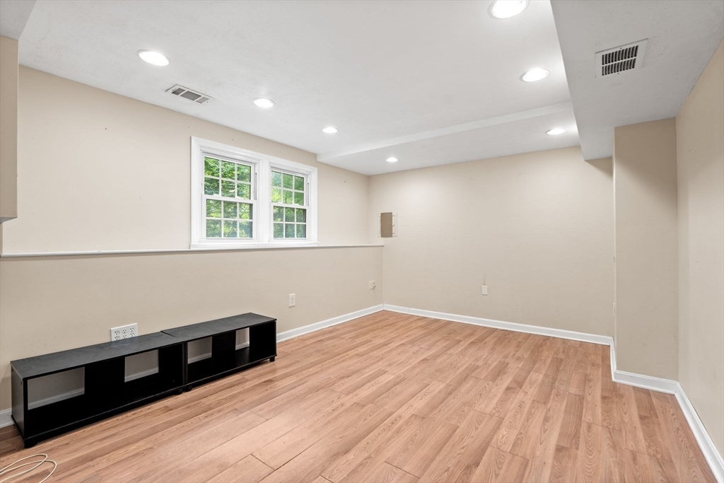 11 Groton Rd, Tyngsborough, MA, 11 Groton Rd, Tyngsborough, MA Photo #21