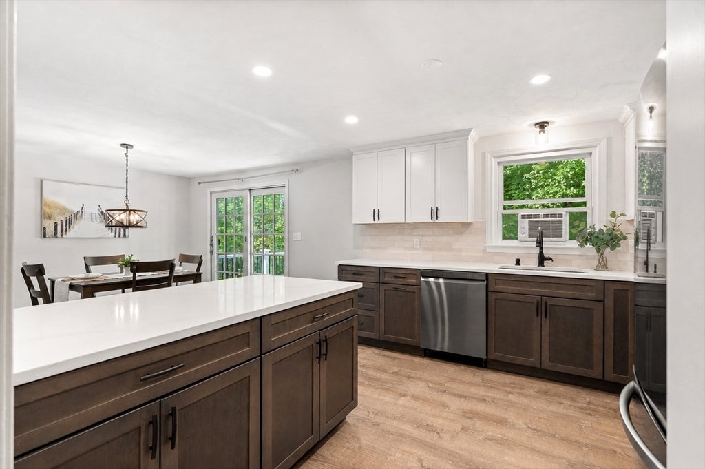 11 Groton Rd, Tyngsborough, MA, 11 Groton Rd, Tyngsborough, MA Photo #4