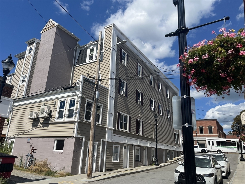 65 Main St