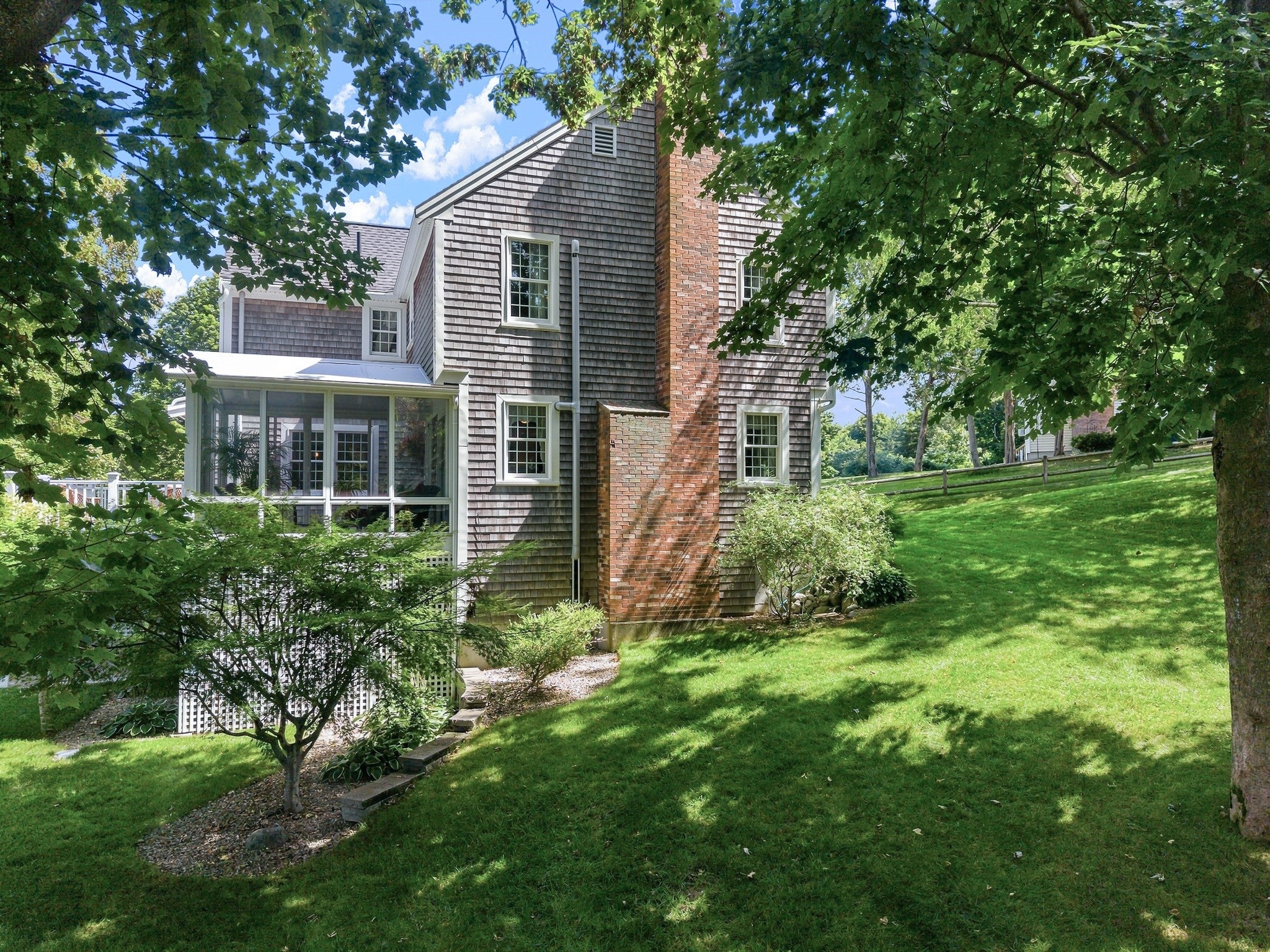 6 Meadowlark Ln