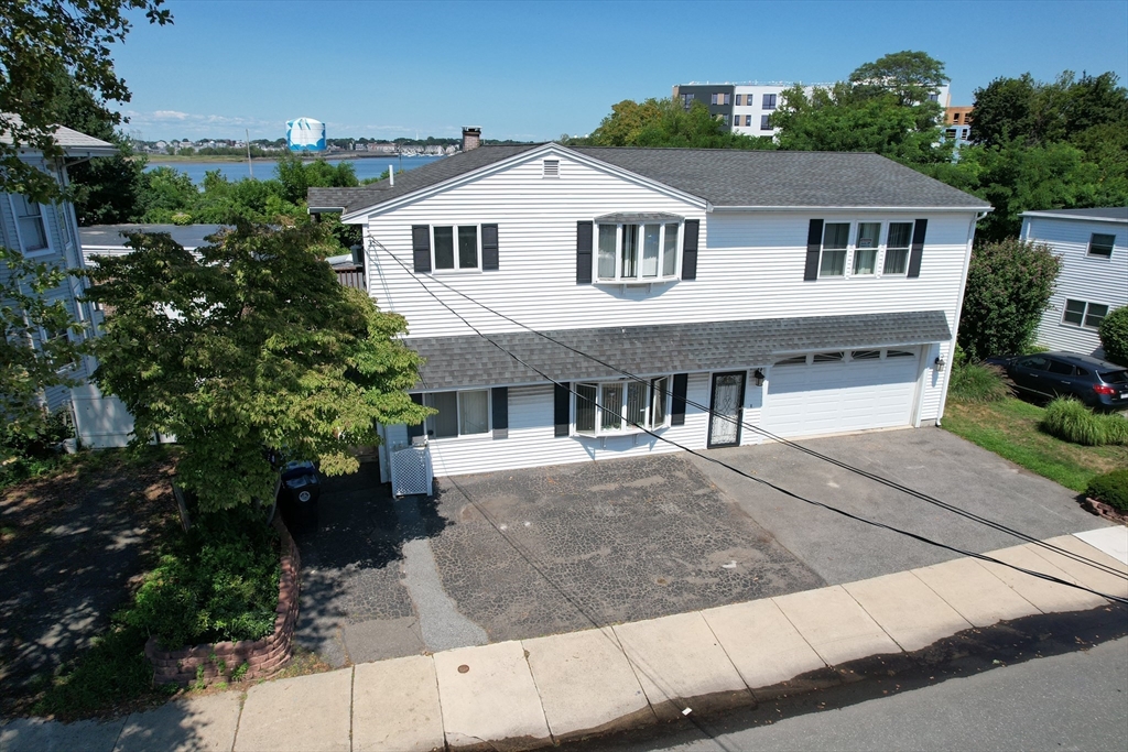 24 Webb St