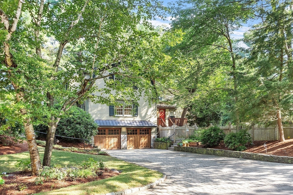 1 Seneca Cir