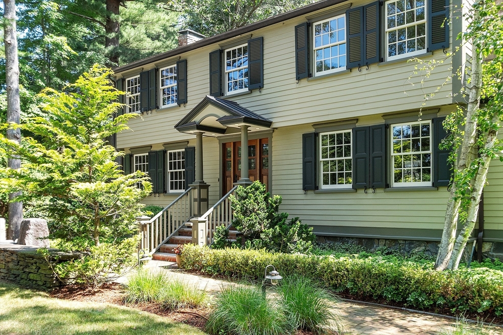1 Seneca Cir