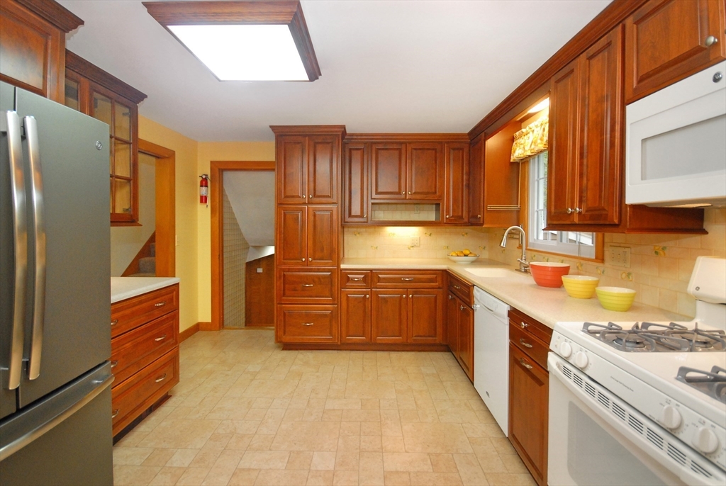 95 Bayberry Rd