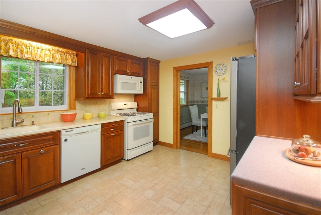 95 Bayberry Rd