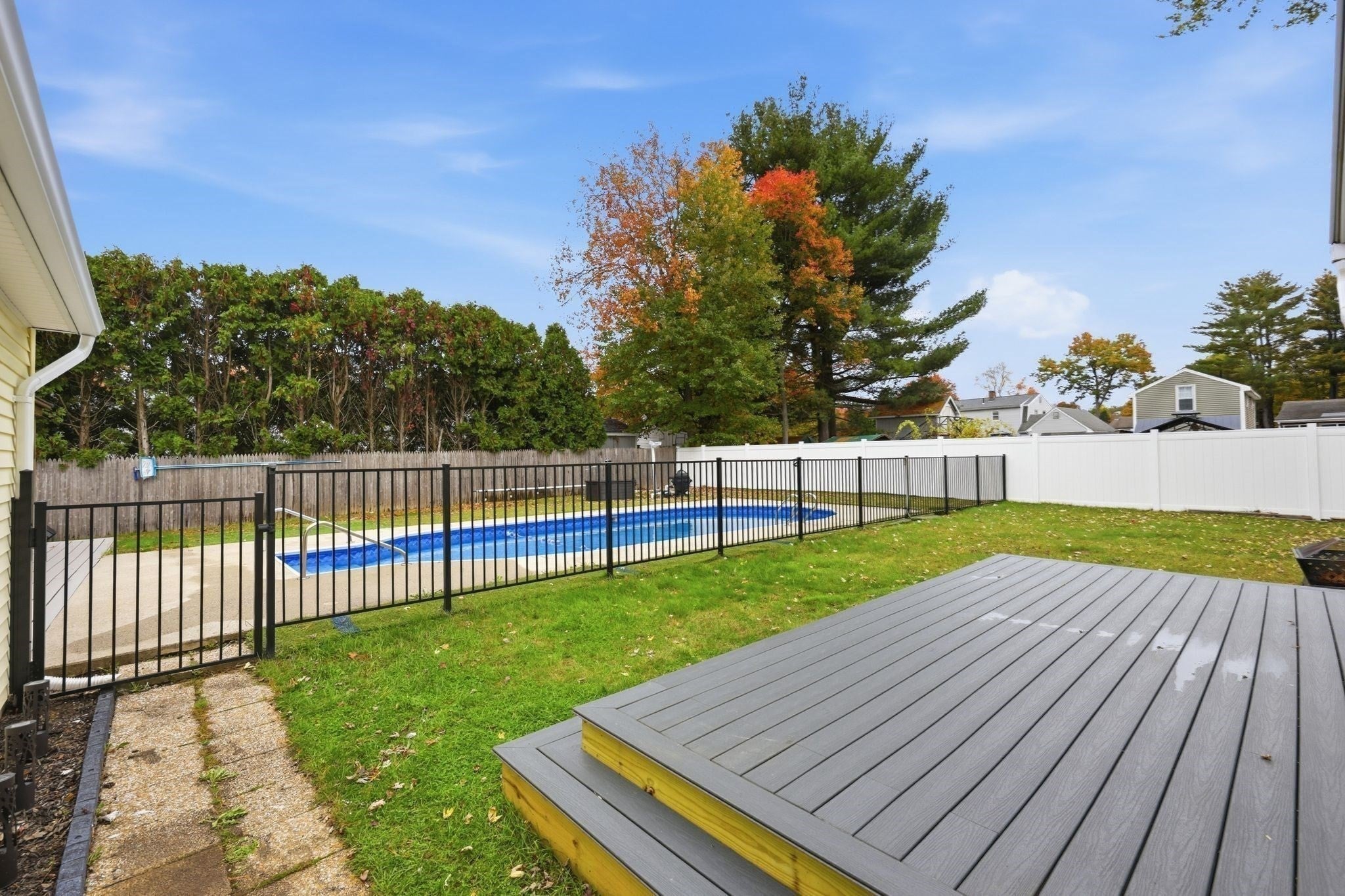 171 Tamarack Dr, Springfield, MA Photo #25