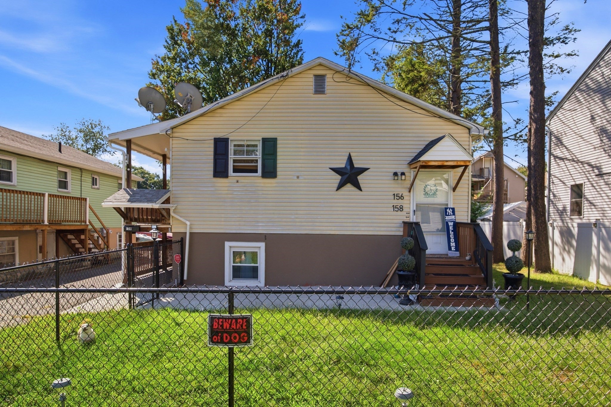 Photo of 156-158 Santa Barbara St, Springfield, MA