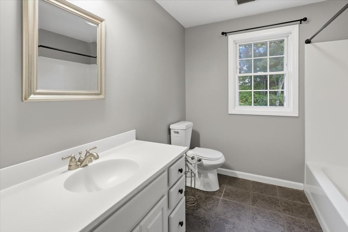 319 Oak St, Swansea, MA, 319 Oak St, Swansea, MA Photo #25