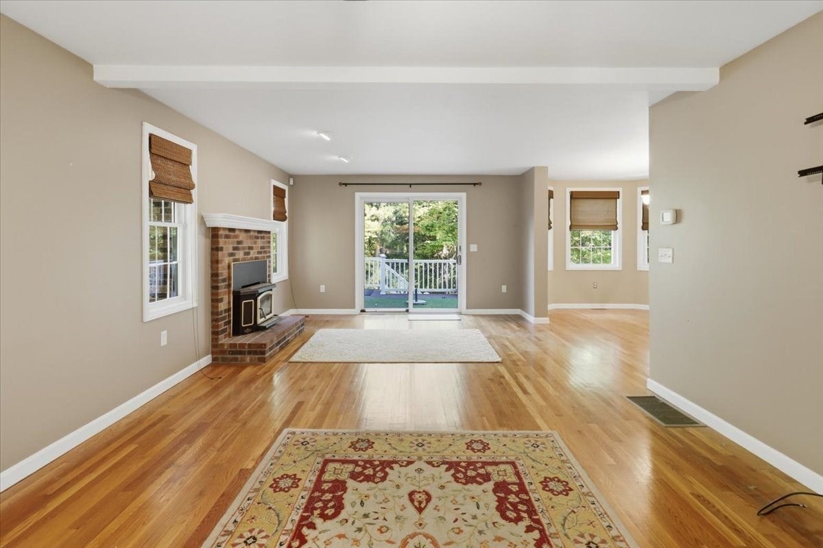 319 Oak St, Swansea, MA, 319 Oak St, Swansea, MA Photo #6