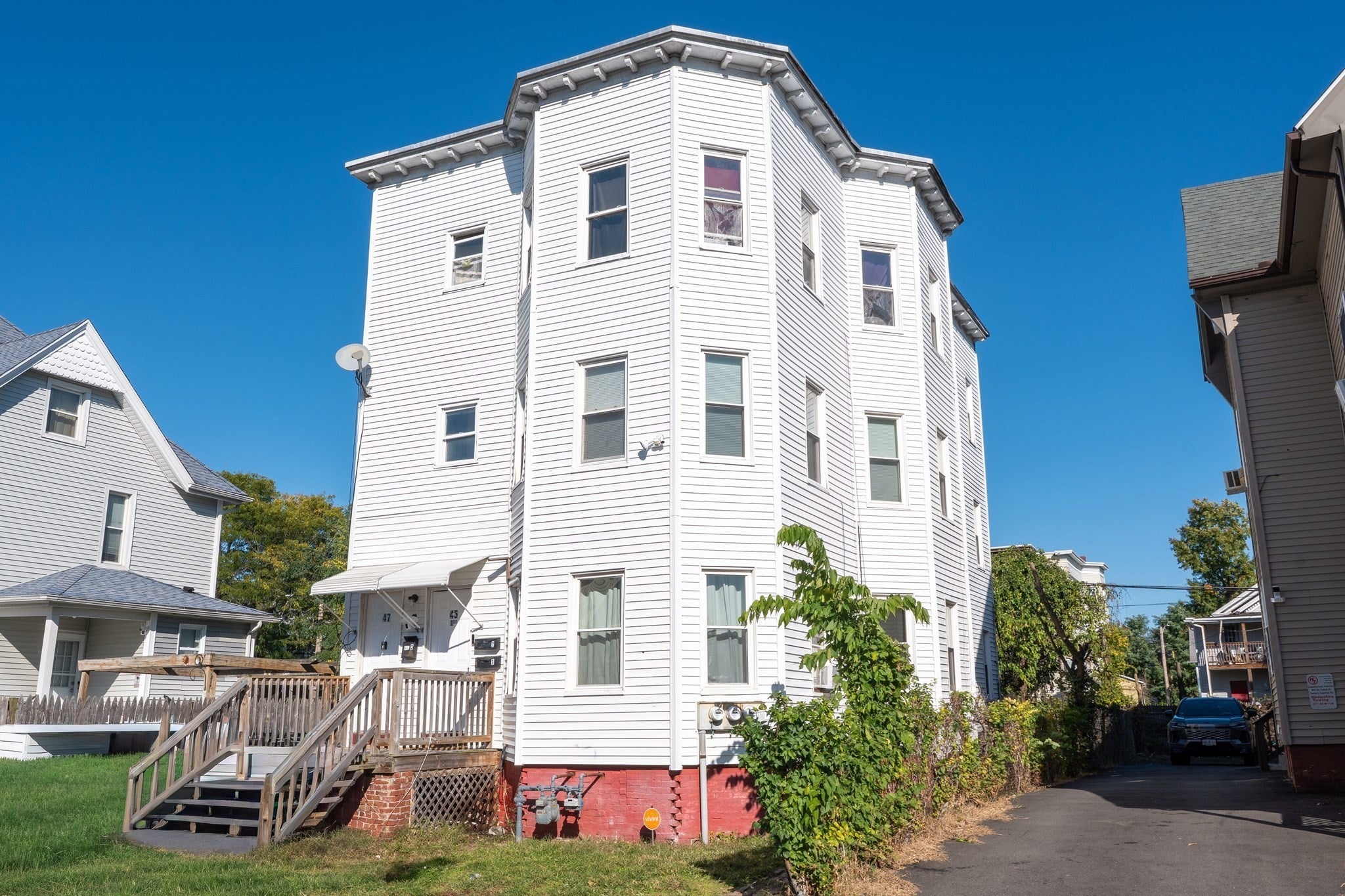 Photo of 47 Beech Street, Springfield, MA