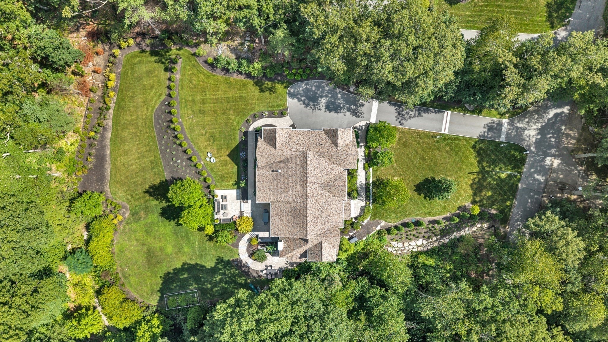 25 Holly Cir, Weston, MA Photo #33