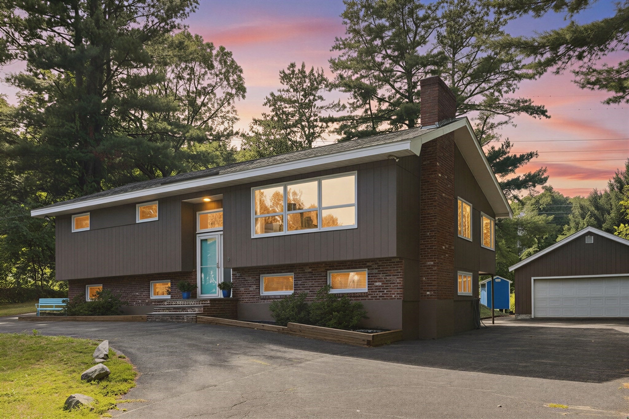 Photo of 12 Stevens Pl, Saugus, MA