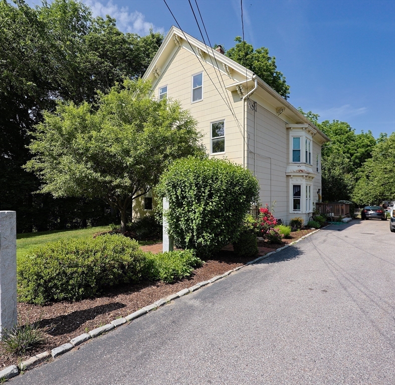 4 Martin Rd