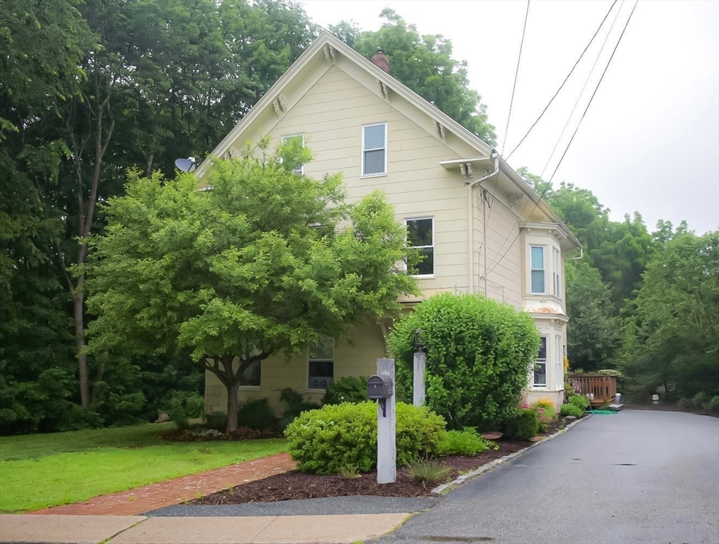 4 Martin Rd