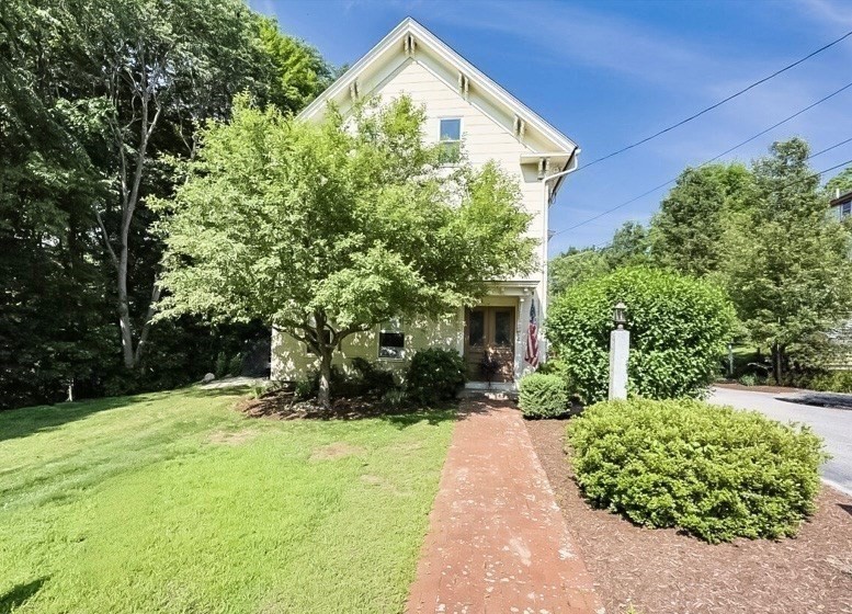 4 Martin Rd