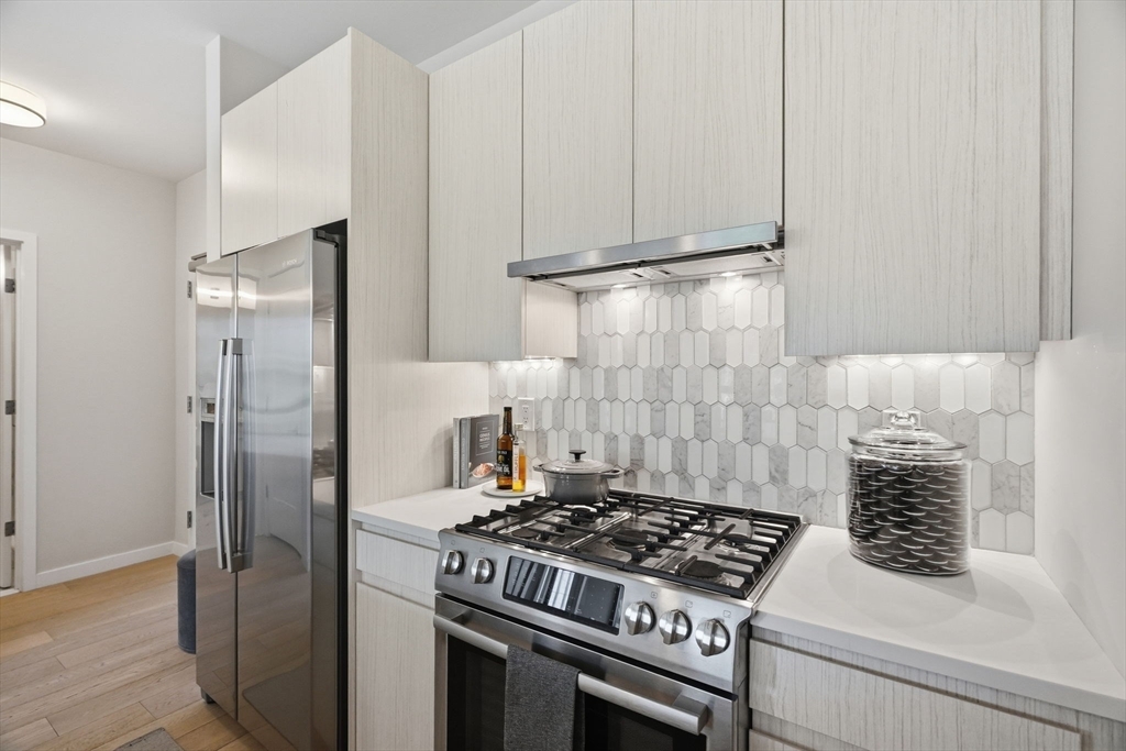 45 W 3rd St 305