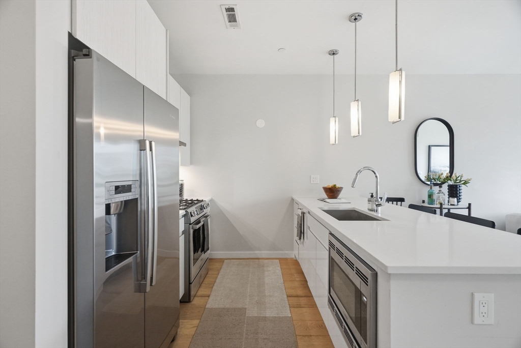 45 W 3rd St 305