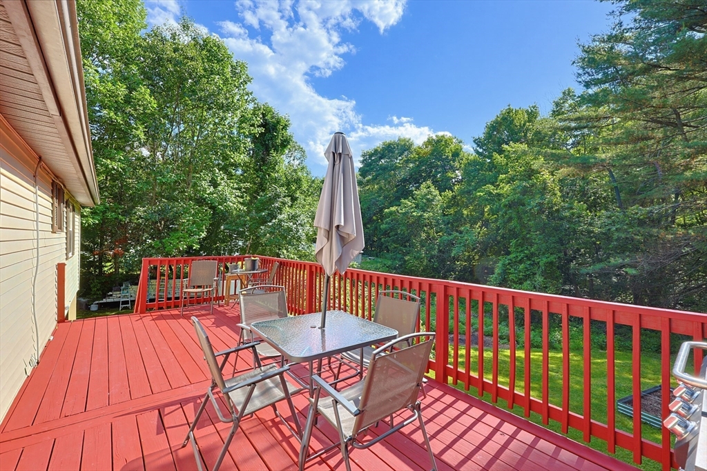 6 Woodland Dr