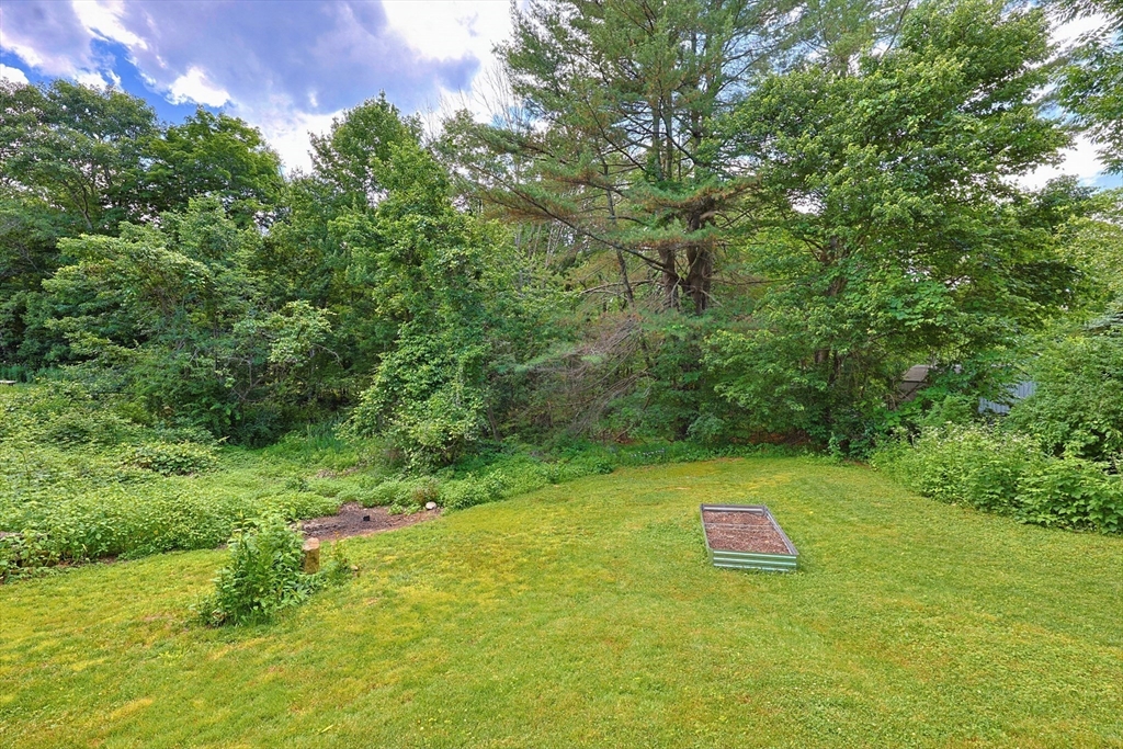 6 Woodland Dr