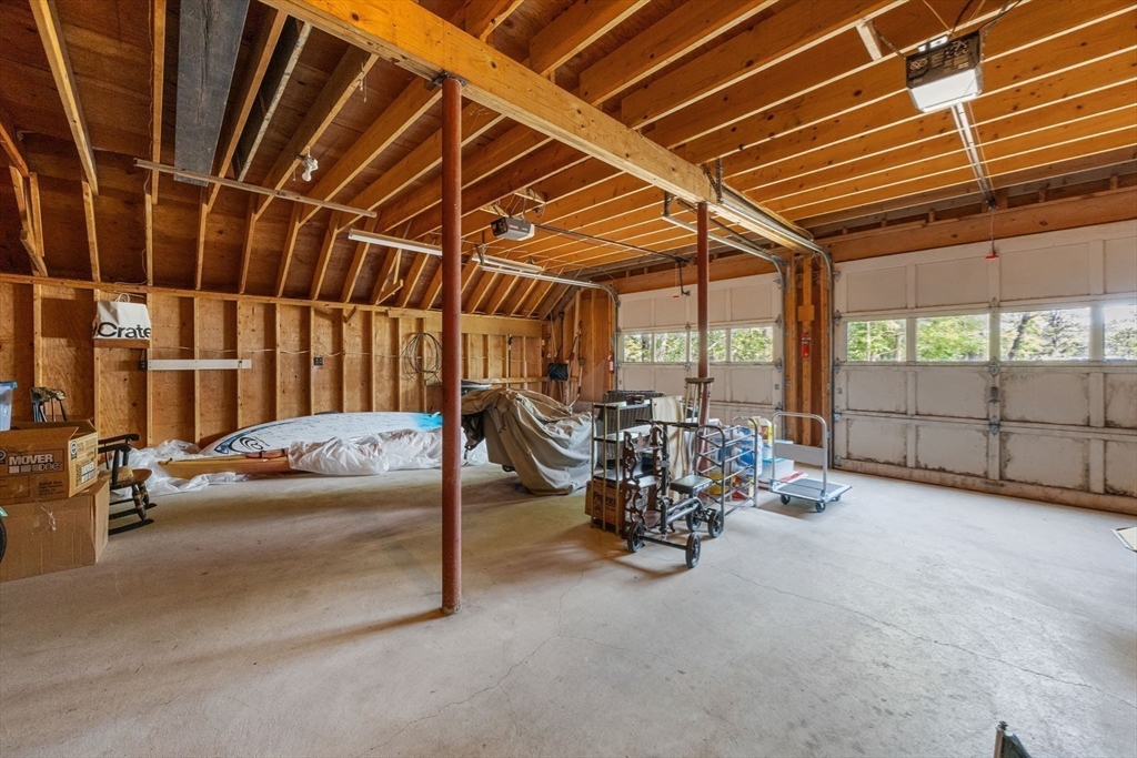 Wellfleet, Massachusetts 02667, United States, 3 Bedrooms Bedrooms, ,2 BathroomsBathrooms,Residential,Pending,158393